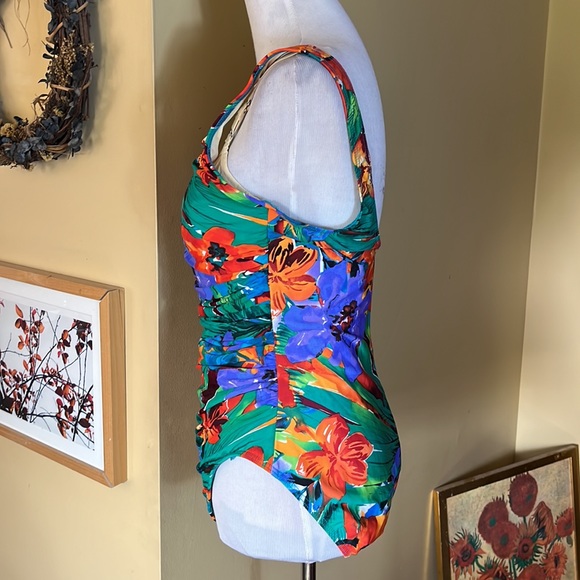 MIRACLESUIT Size LARGE Underwire Slimming Vibrant Florals Gathers $138 - Picture 7 of 16